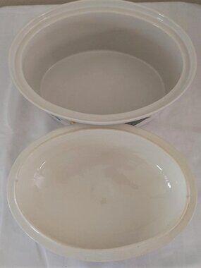 Vintage 2 Qt. Covered Oval Casserole Botanical Floral Baking/Serving #7806 USA